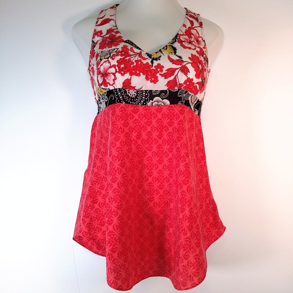 Cabi style#948 Red Floral and Butterfly Tank Sz XS